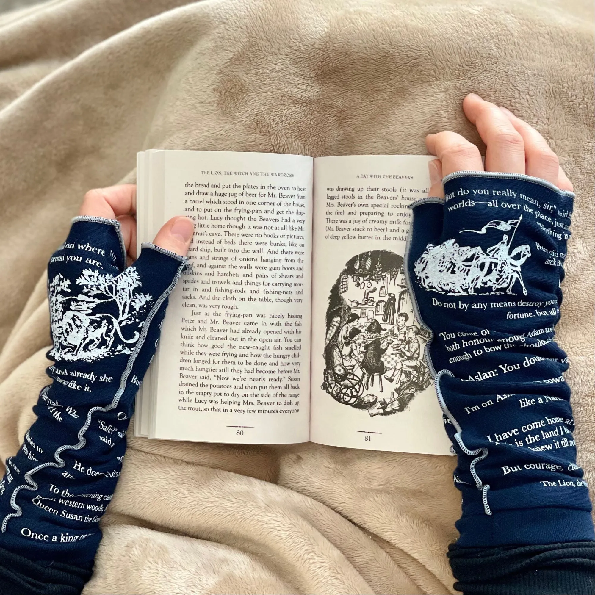 The Chronicles of Narnia Writing Gloves